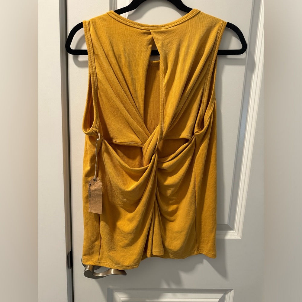 Wonderlux Mustard crisscrossed back tank - Picture 1 of 3